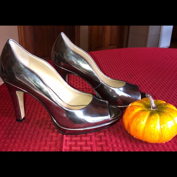 Tahari Peep-toe Silver Heels - Picture 4 of 6